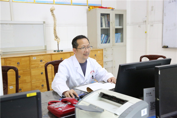 骨科二区椎间孔镜技术介绍