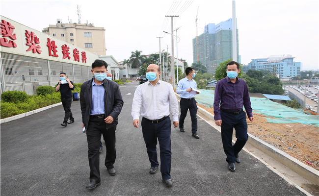 北流市委常委、市政府常务副市长黄聪带队到北流市人民医院调研